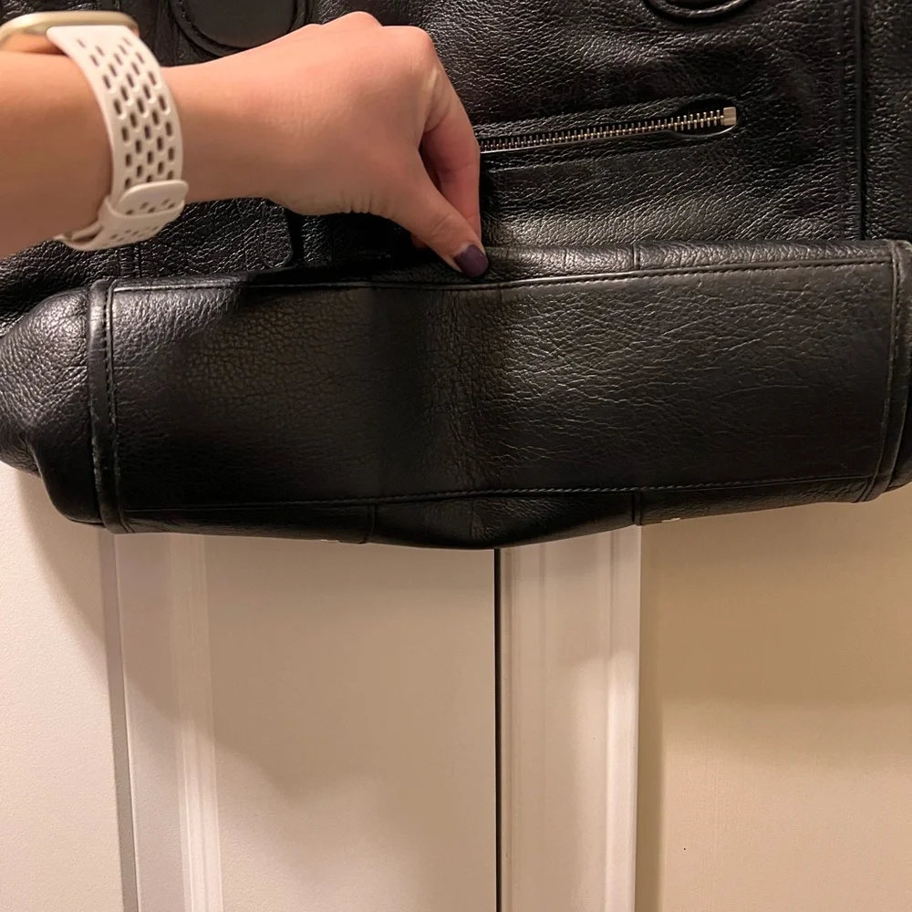 Coach Shoulder Bag - Picture 2 of 12